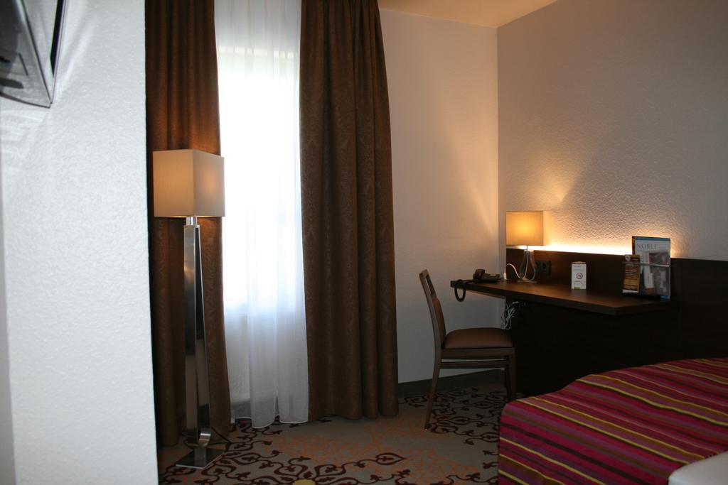 Hotel Parqeo Im A66 Gelnhausen Eksteriør billede